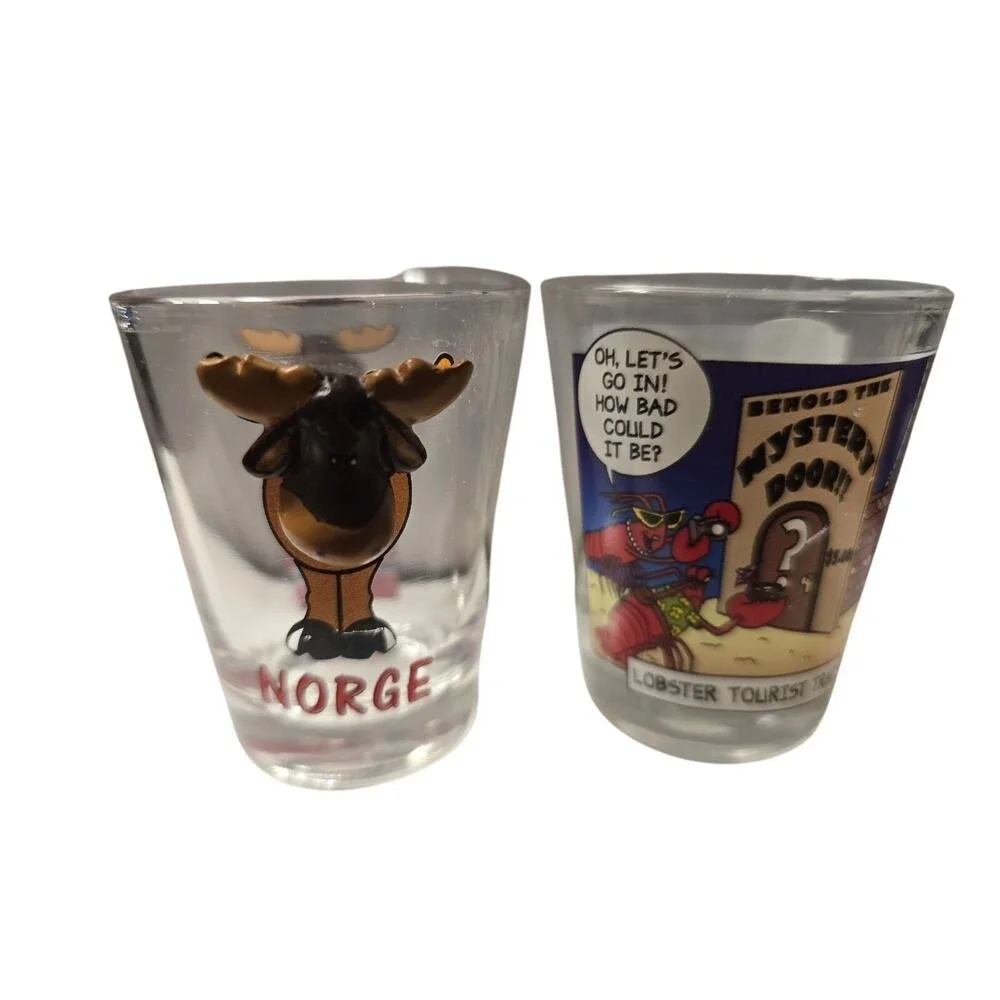 Set of 2 funny Tourist‎ Souvenir Shot Glasses